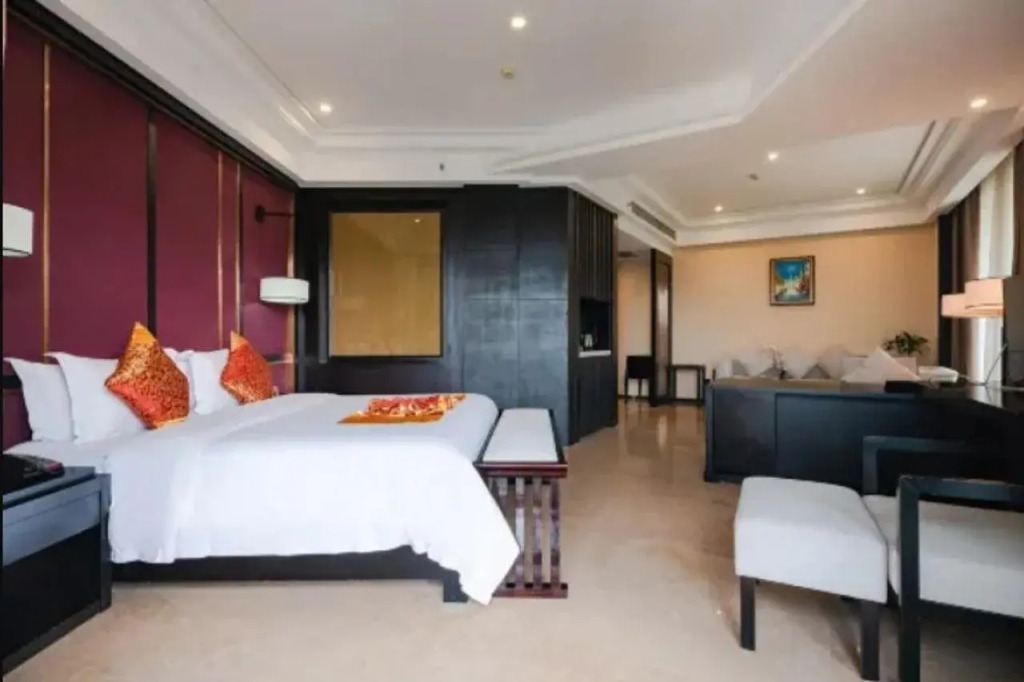 Days Hotel Hainan Baoting