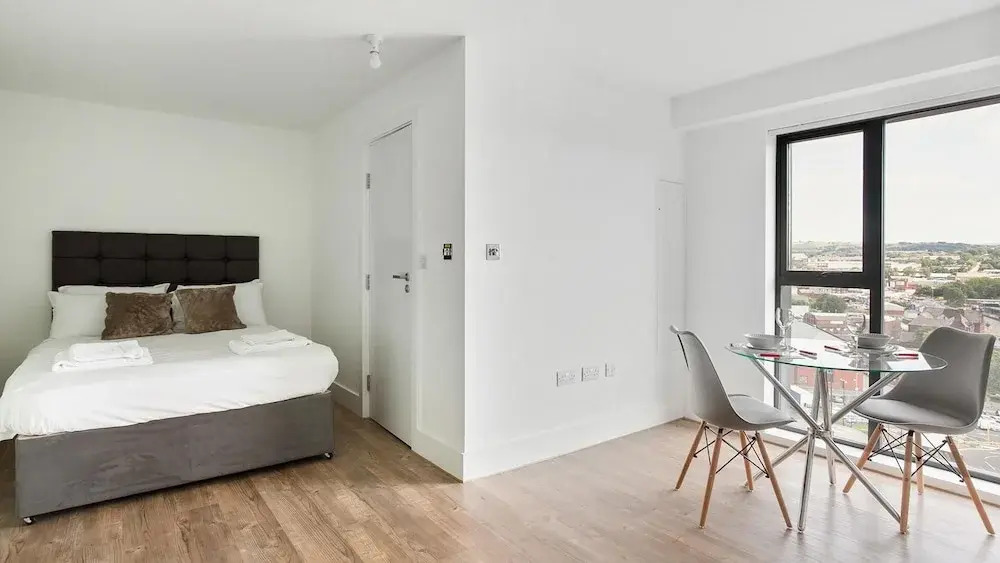 Comfortable Studio in Oldham, Minutes to Royal Oldham Hospital