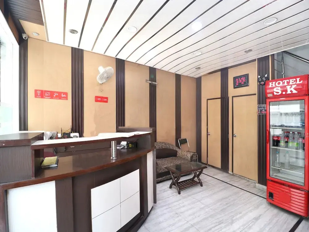 OYO 14985 Hotel S K