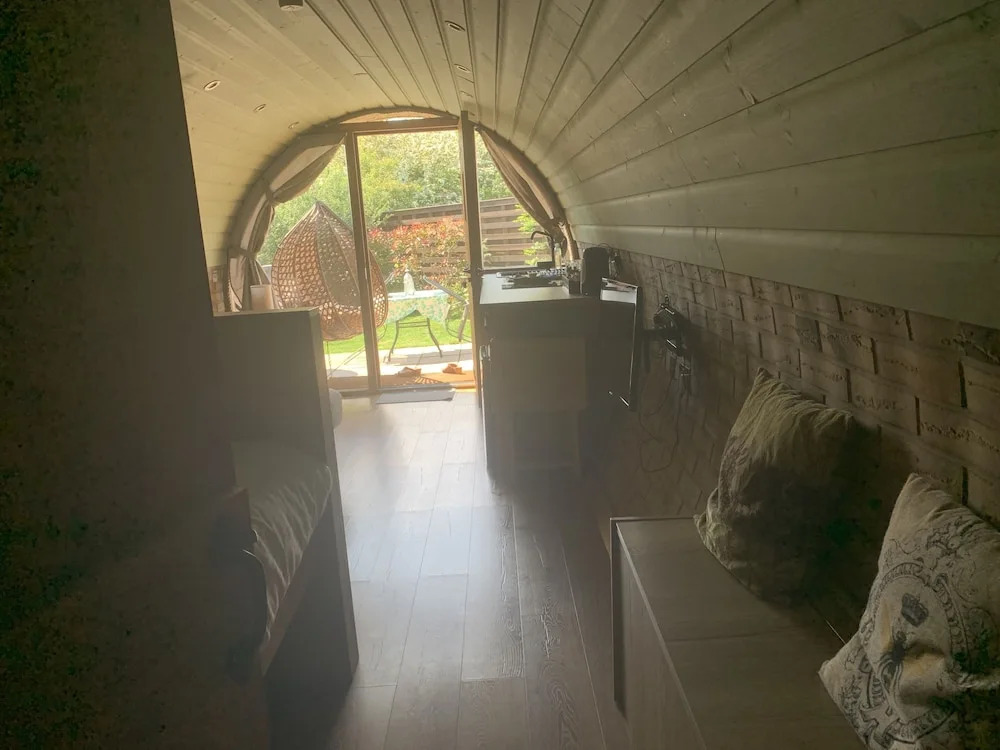 Cosy Escape Heated Luxury pod With hot tub