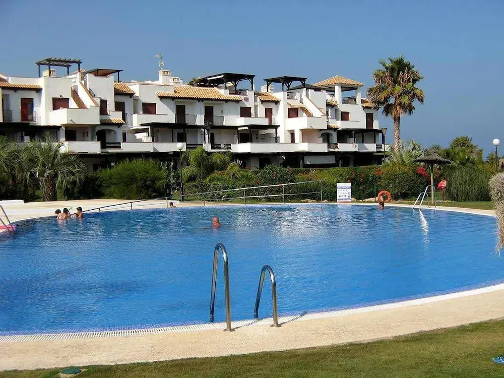 Venavera H21a - 2 Dorm / 1bath Walk to Beach