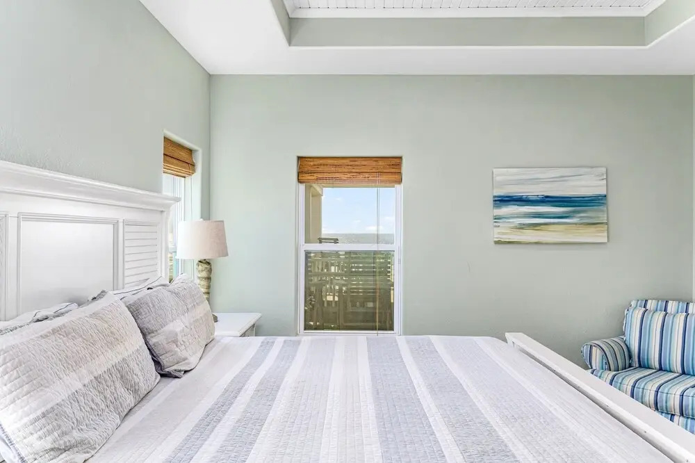 1 Holiday 4 Bedroom Home by RedAwning
