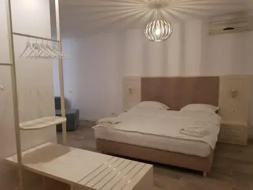 Hotel Sunrise si Satul Pescaresc