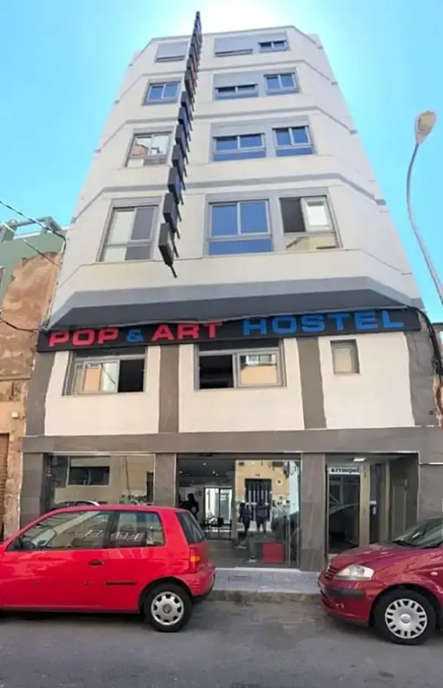 NEW ART BEACH HOSTEL- Albergue Juvenil