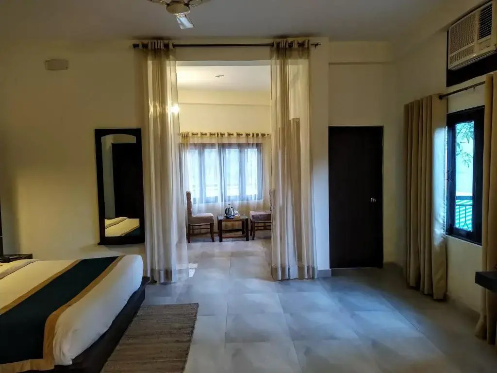 Hotel Holiday Highlights by Howard