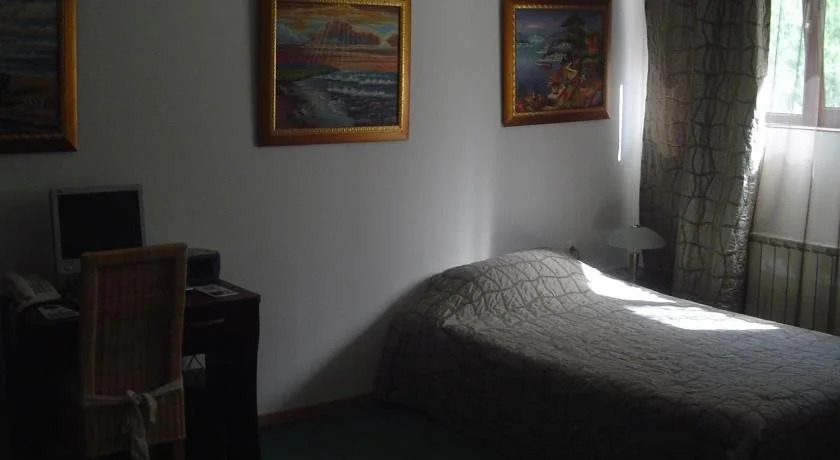 Family Art Hotel Gallery