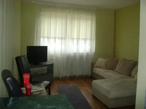 Hotel Tri "O" Topola