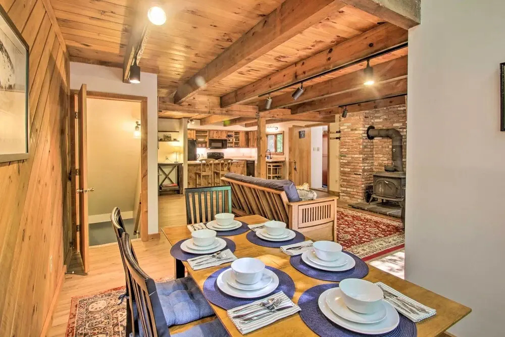 Quiet & Cozy White Mtns Getaway: 4 Mi to Cranmore!