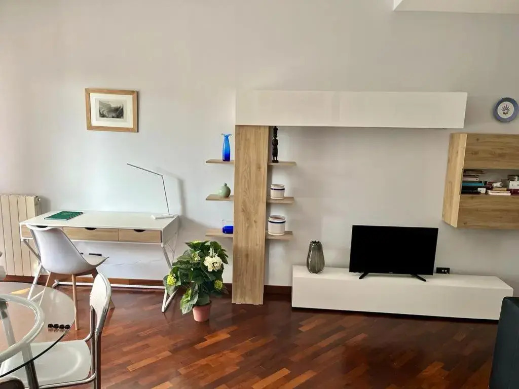 INTERO APPARTAMENTO EUR Torrino NUOVO LiFeHome
