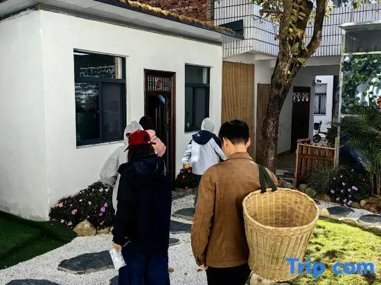 Grand View flower homestay