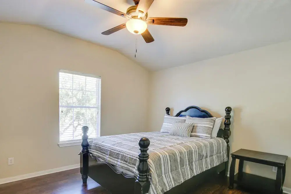 4 Mi to TPC San Antonio: Cozy Getaway w/ Deck