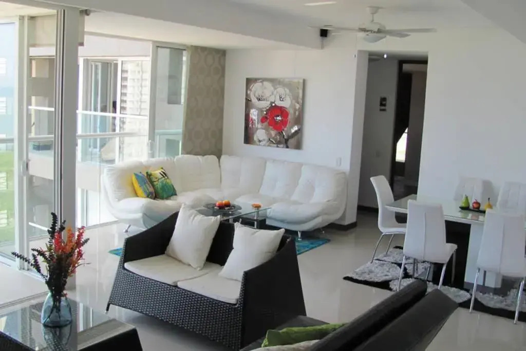 Acogedor con vista al mar en Condominio Zazue a 300 metros de la playa Bellohorizonte Santa Marta