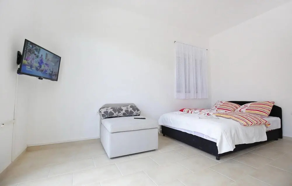 Nice Apartment in Sukosan With Wifi