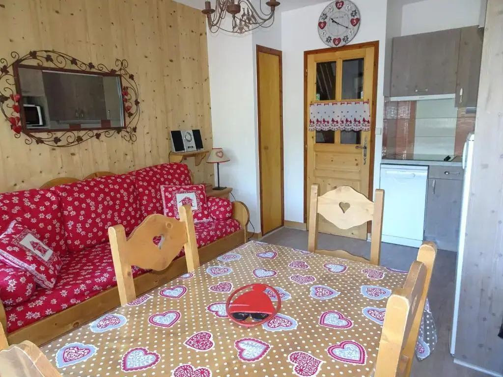 Appartement Champagny-en-Vanoise, 3 pièces, 4 personnes - FR-1-464-1