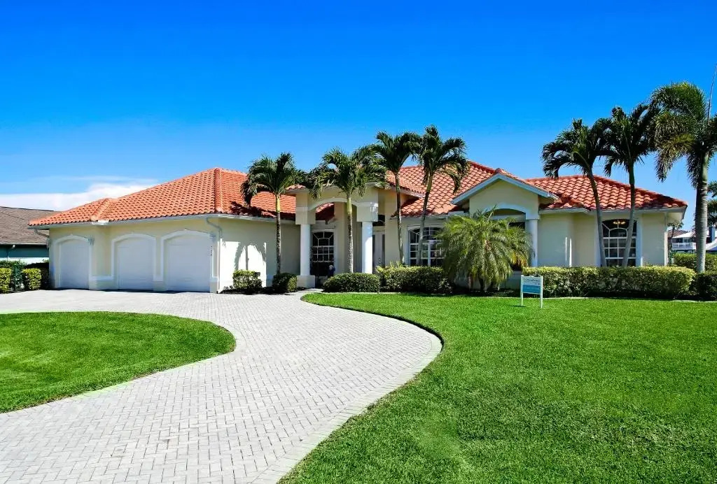 Villa Dolphin