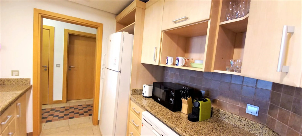 Spacious & Chic 1 bedroom with balcony in Palm