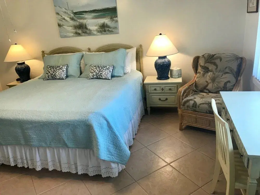 Win-San C-206 - 2 Br Condo