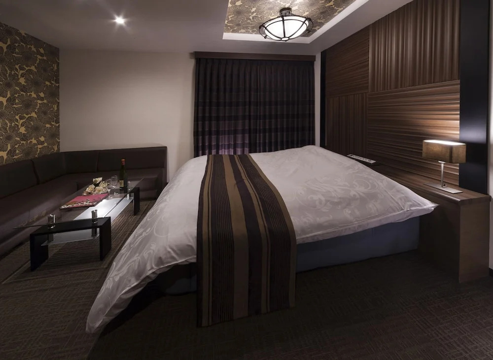 HOTEL SEEN