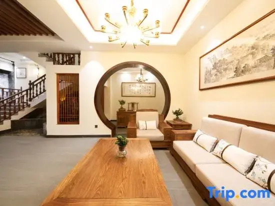 Xiqiao Night Language River View Homestay (Phoenix Ancient City Lijiang Branch)