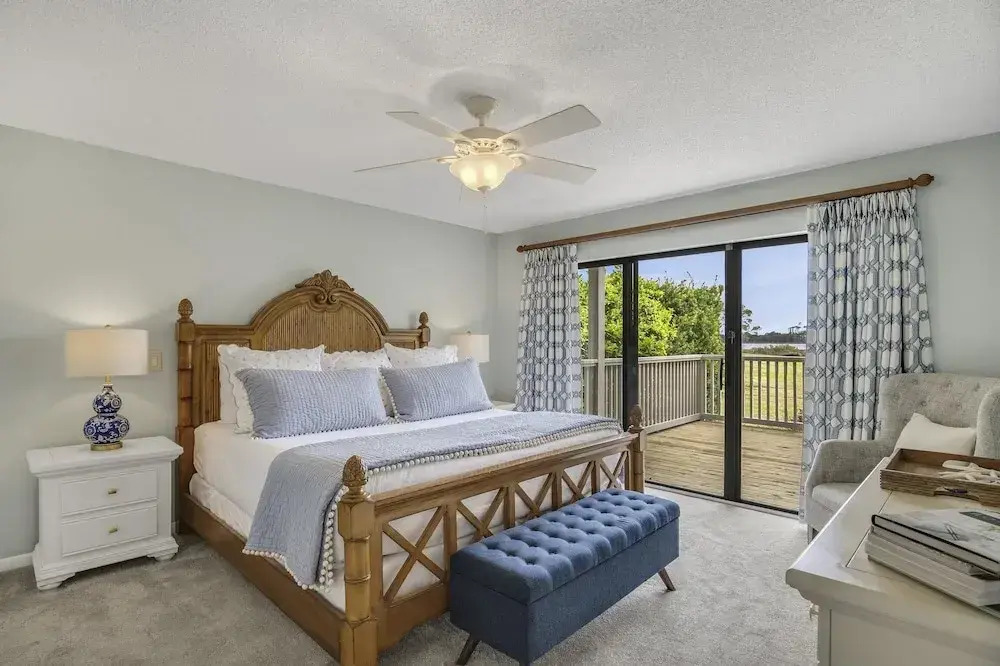 819 Harbour Point steel Magnolia on the Bay