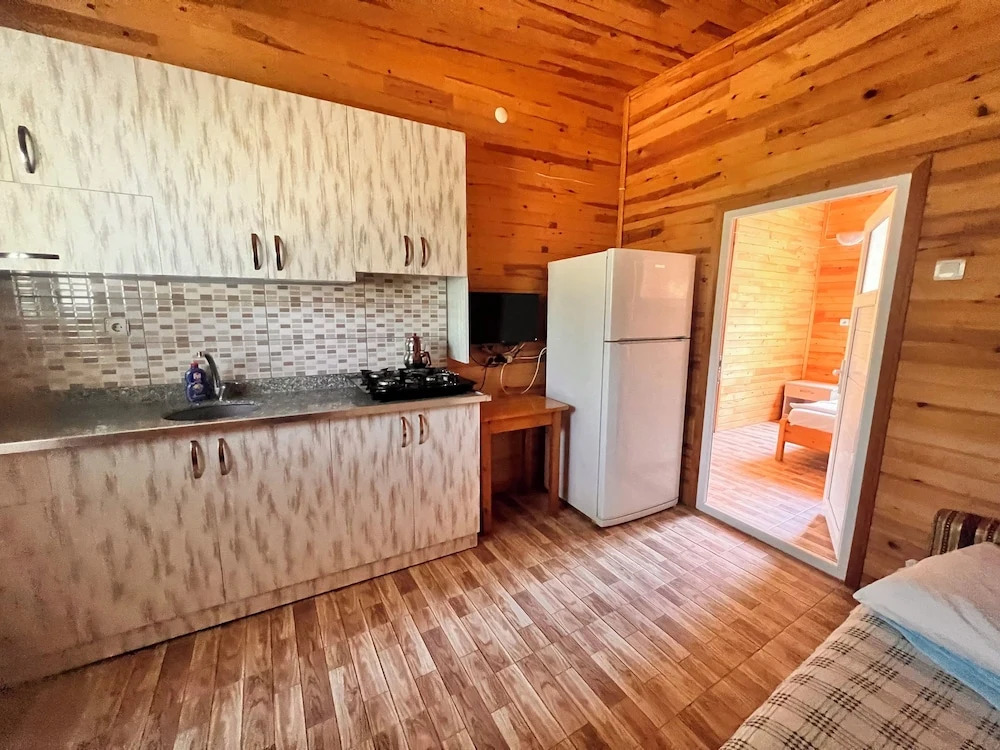 Adrasan Parlak apart
