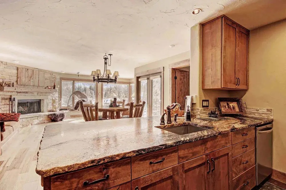 1710 The Willows 1 Bedroom Condo by RedAwning