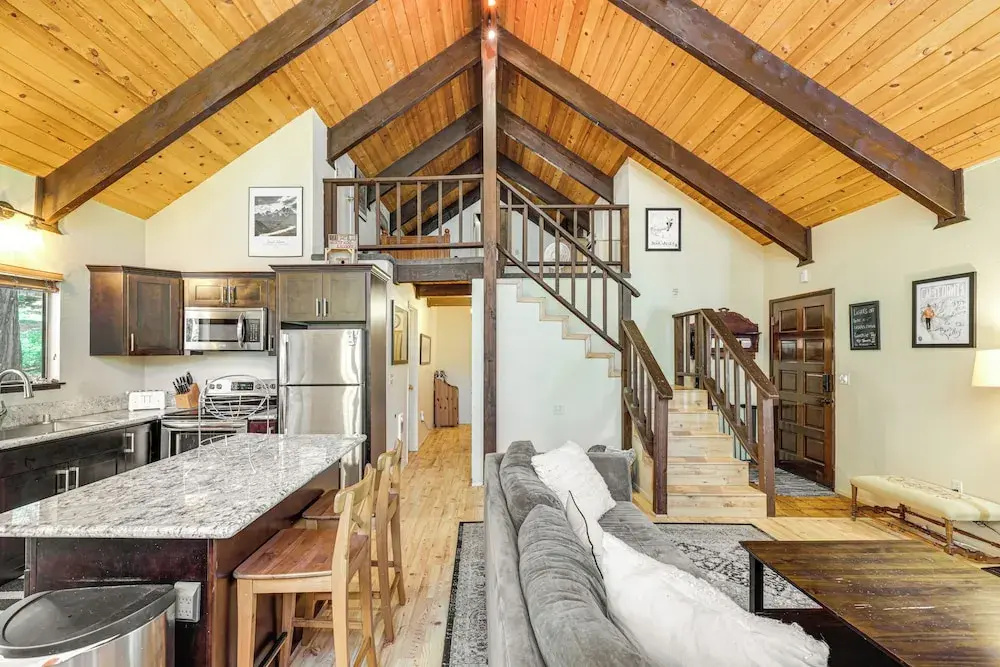 Cabin w/ Deck & Fire Pit in Blue Lake Springs!