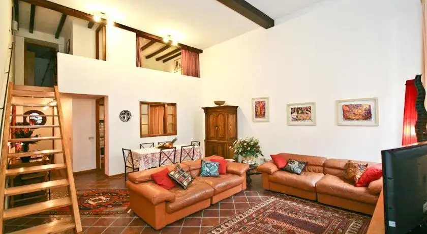 Bovari Apartment