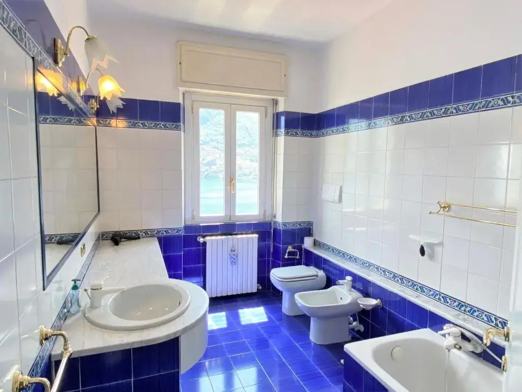 Large Apartment 200 m2 Fantastic View on Lake Como