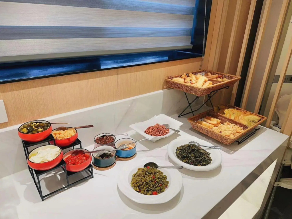 Qingmu Hotel