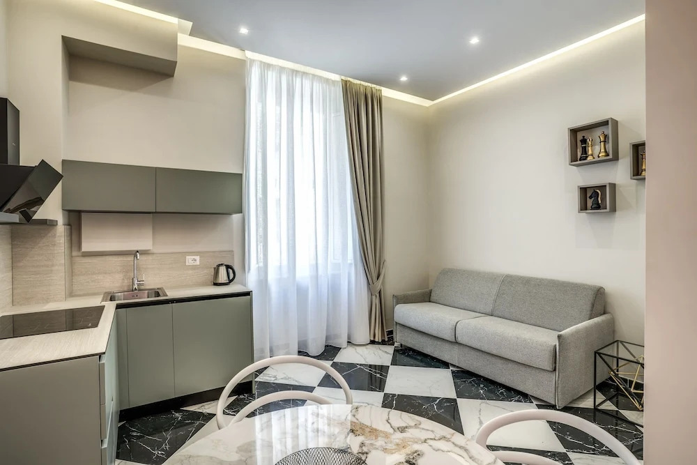 Pink Rose in Naples With 1 Bedrooms and 1 Bathrooms