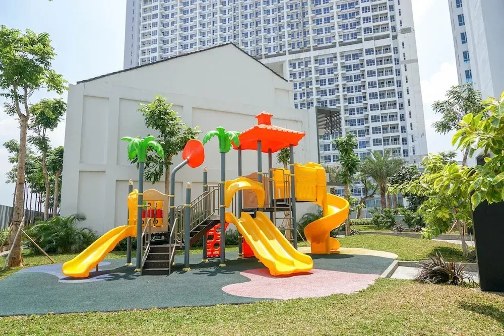 Strategic Location Studio Puri Mansion Apartment