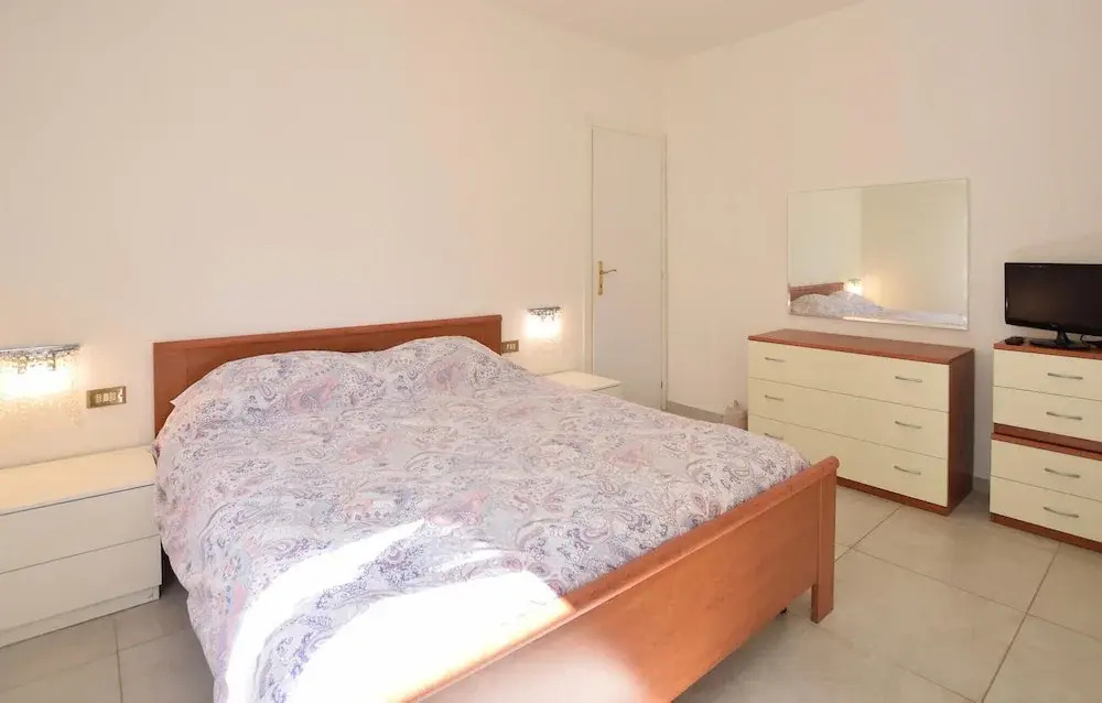 Awesome Apartment in Marina di Massa With 1 Bedrooms