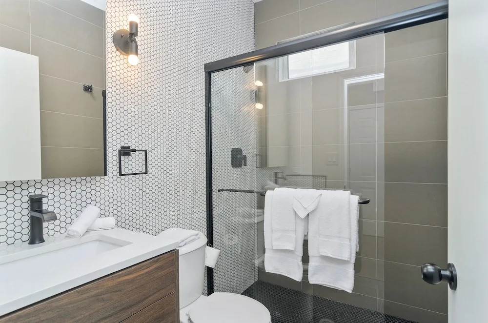 Spectacular Pilsen Studio for 2 by AllSet Turnover