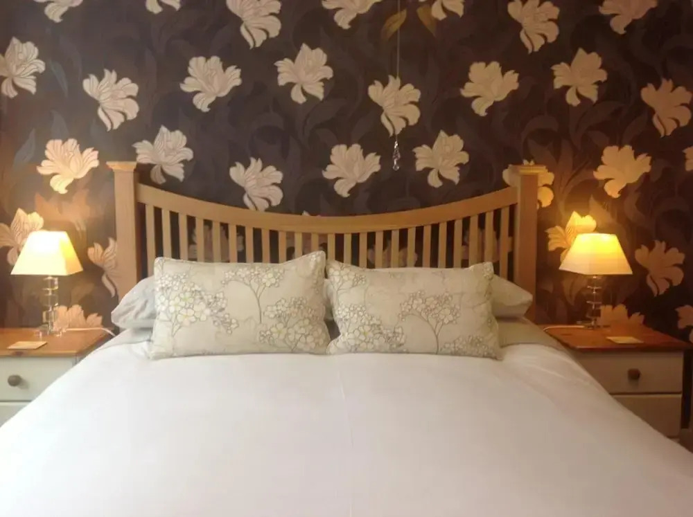 The Sherwood, No 11