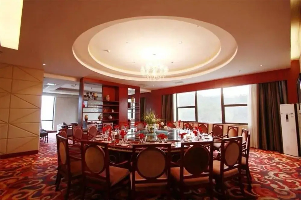 Weishan Mountain Hot Spring Villa
