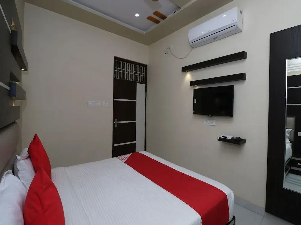 Capital O 30380 Kiaara Stay