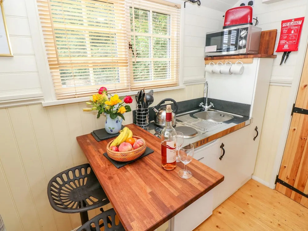 Shepherds Hut - The Crook