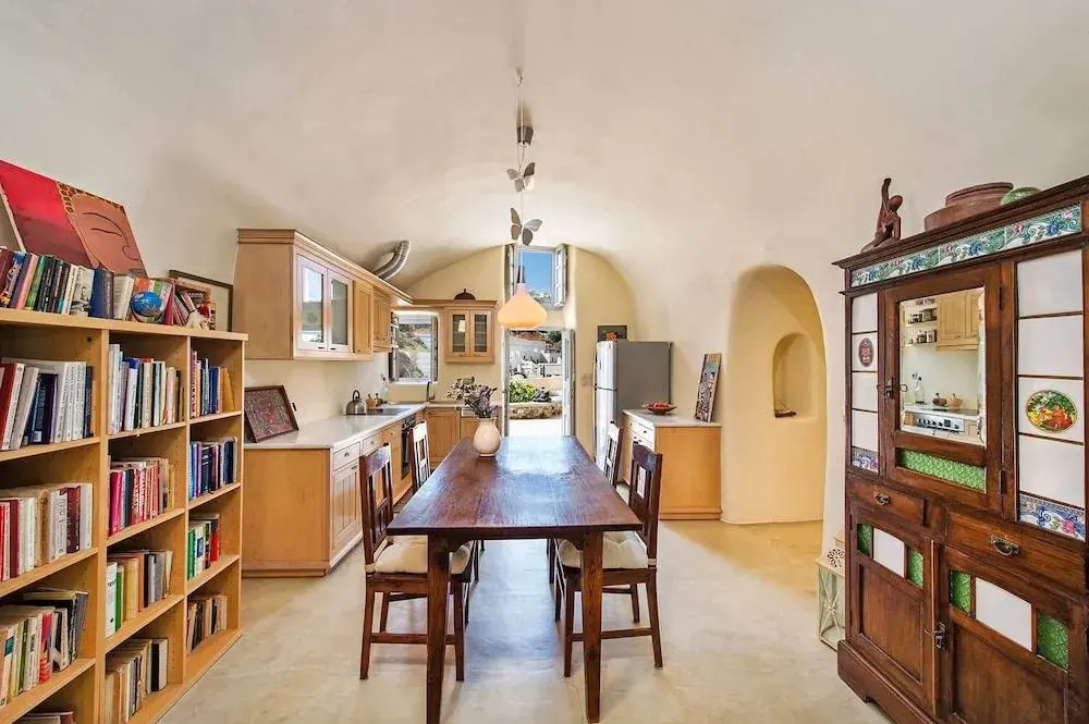 Real Santorini Cave House far From the Crowds