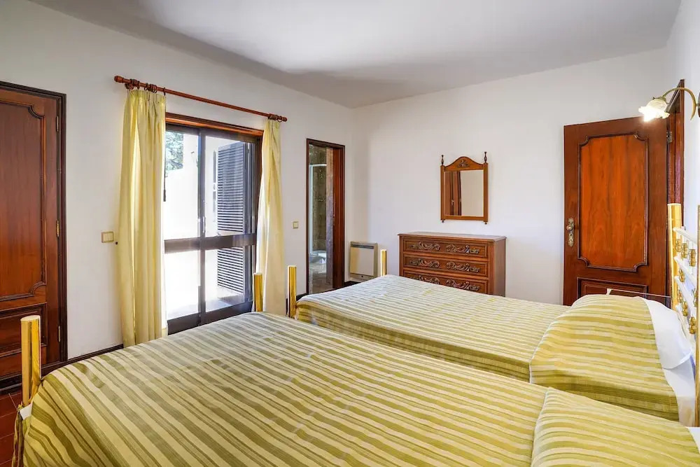 Villa in Vilamoura with Pool near Beach