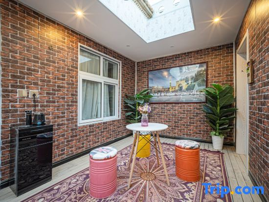 Huiting Residence