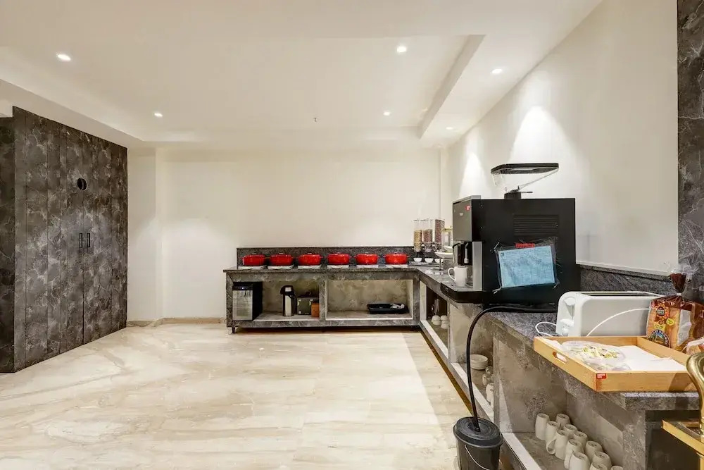 Hotel Tyche Inn- Luxury in Central Delhi, Near Connaught Place & New Delhi Station