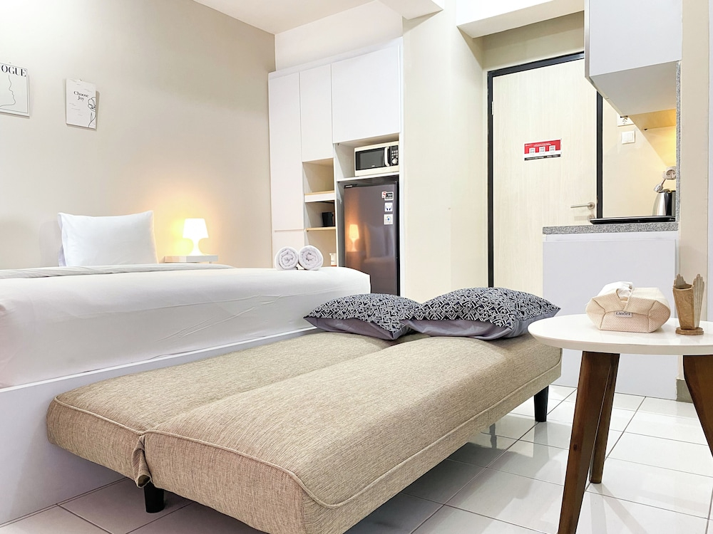 Minimalist And Homey Studio At Grand Kamala Lagoon Apartment