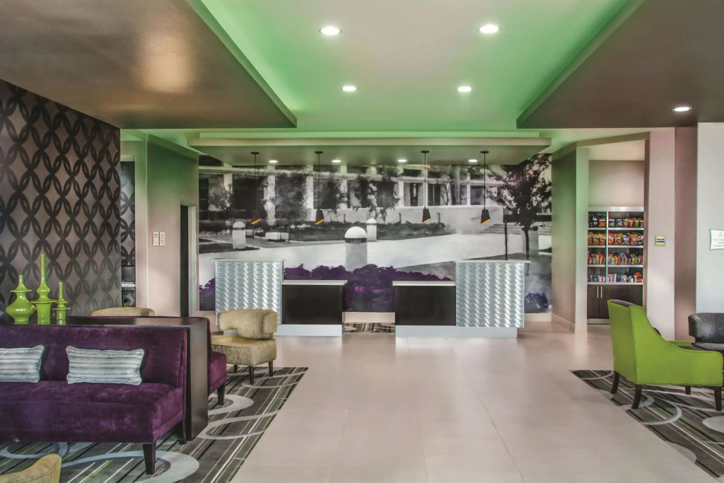 La Quinta by Wyndham College Station South