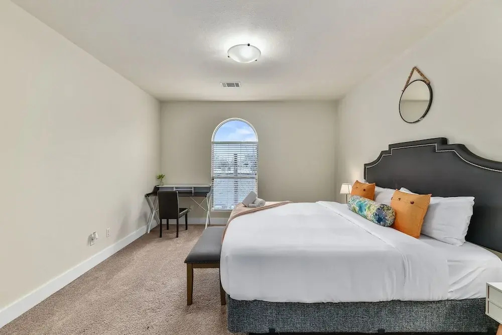 CozySuites Oak Lawn with great rooftop