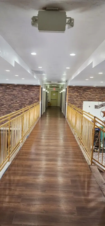 B&J HOTEL AND APARTMENTS