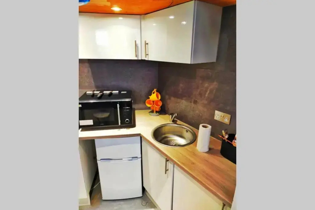 Cute & Cosy Loft-Style Studio close to Beach