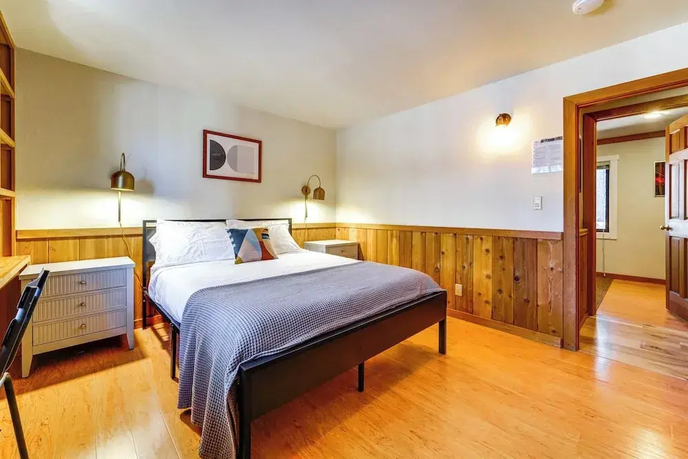 6 Mi to Ski Slopes! Family Tahoe Cabin w/ 3 Decks