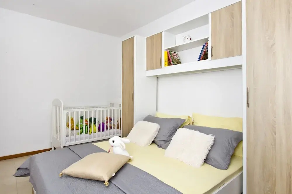 Comfort Apt.w.balcony Near Beach,marjan and Center
