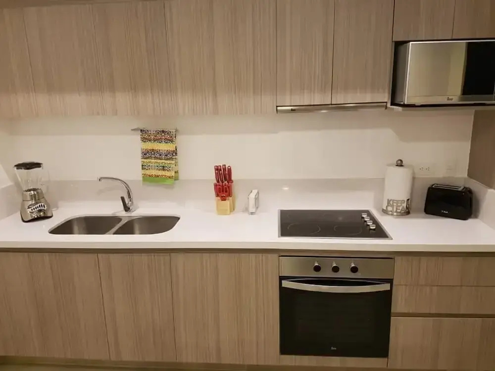 Cute 1 BR in amazing location by Happy Address